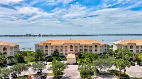 22 SW Harbour Isle Drive W unit: 105, Fort Pierce, FL 34949