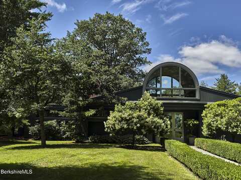 1333 Norfolk Rd, New Marlborough, MA 01259
