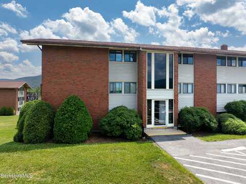 189 Stratton Rd, Williamstown, MA 01267