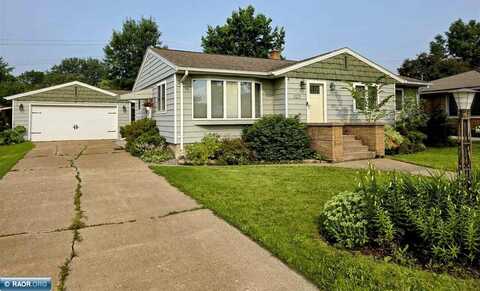 3221 2nd Ave E, Hibbing, MN 55746