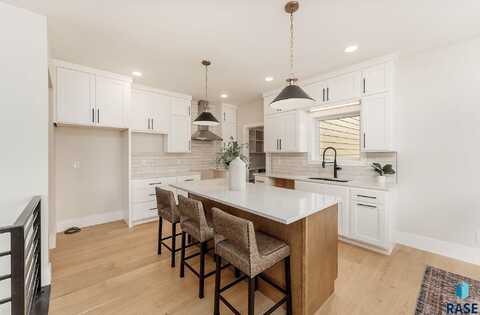 2812 S Faith Ave, Sioux Falls, SD 57110