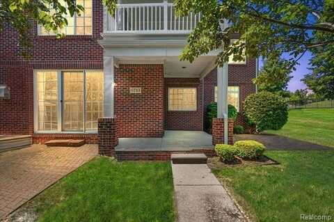 6713 Boulder Pointe Drive, Washington, MI 48094