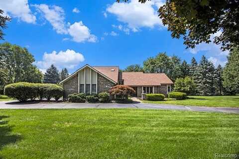 8477 Ranch Estates Road, Clarkston, MI 48348