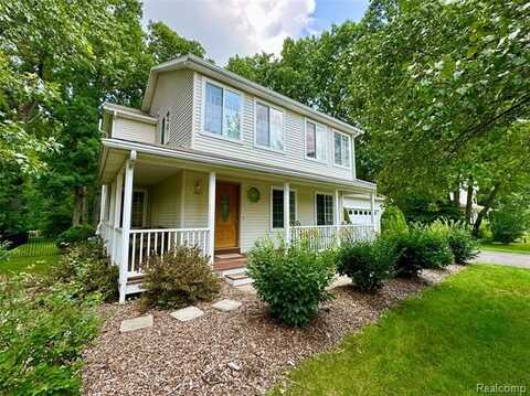 2415 Spartans Trail, Pinckney, MI 48169