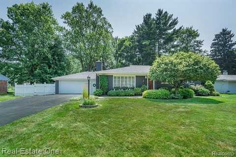 471 Elmhill Road, Rochester Hills, MI 48306