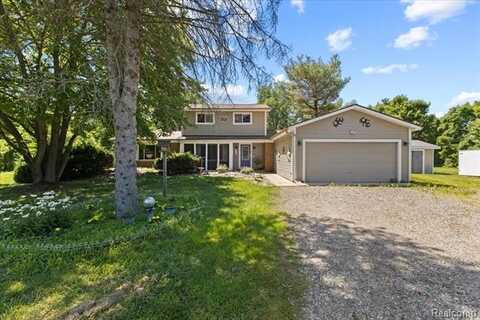2983 McKeachie Road, White Lake, MI 48383
