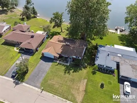 475 Berry Patch Lane, White Lake, MI 48386