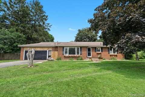 57934 Travis Road, New Hudson, MI 48165