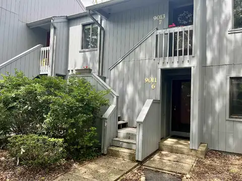 9011 S Pointe Ridge Lane, Bloomington, IN 47401