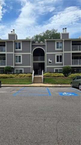 1009 Autumn Woods Lane, Virginia Beach, VA 23454