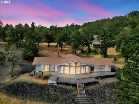 190 PARADISE POINT LN, Roseburg, OR 97471