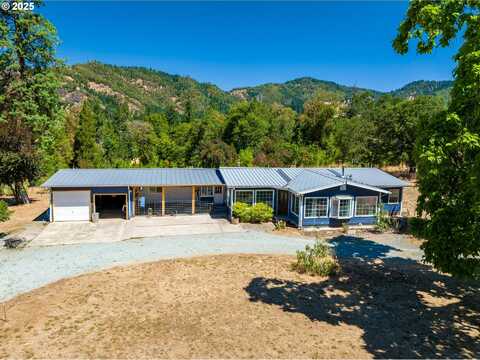 398 STANTON PARK RD, Myrtle Creek, OR 97457