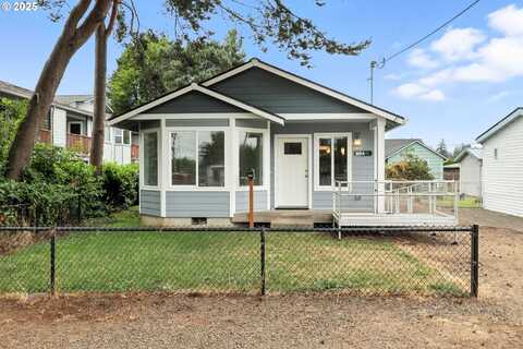 804 E 4TH ST, Tillamook, OR 97141