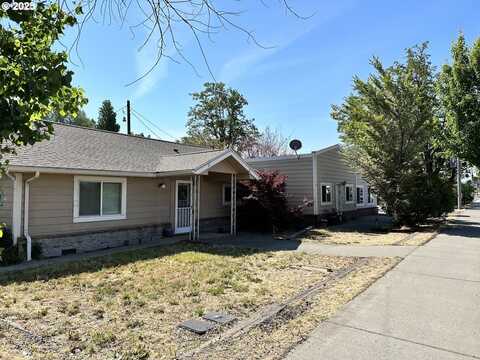 700 S 702 704 S COLUMBUS AVE, Goldendale, WA 98620