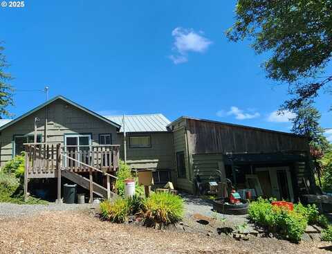93644 Mckenna LN, Coos Bay, OR 97420