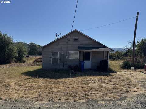 142 STEVENSON LN, Roseburg, OR 97471