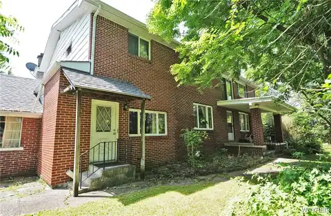 1077 Seneca Creek Road, West Seneca, NY 14224