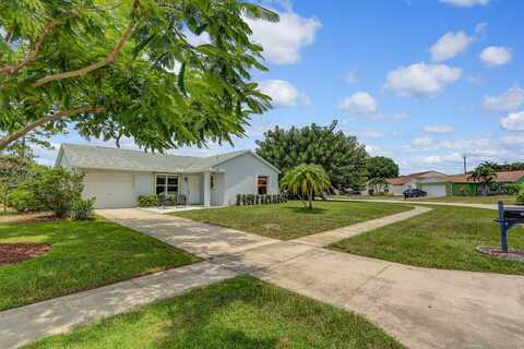 140 Village Circle, Jupiter, FL 33458