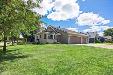 7907 Upper 26th Street N, Oakdale, MN 55128