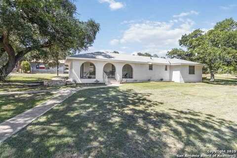 10406 Park Road 37, Lakehills, TX 78063