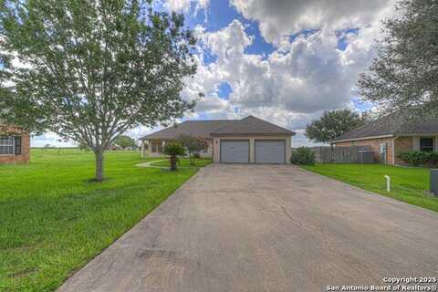 201 Castlewood, Seguin, TX 78155