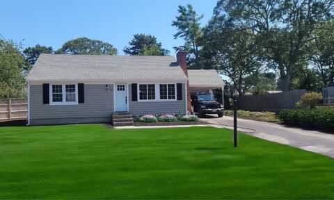 62 Teal Circle, West Dennis, MA 02670