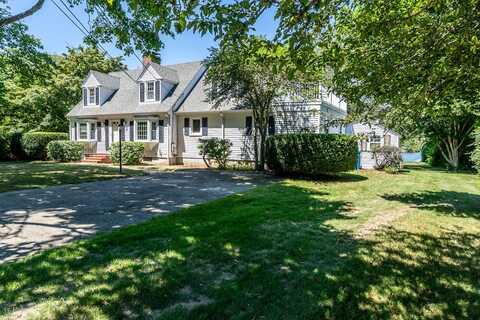 81 Beebe Acres Road, Falmouth, MA 02540