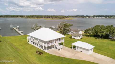 429 Live Oak Road, Newport, NC 28570