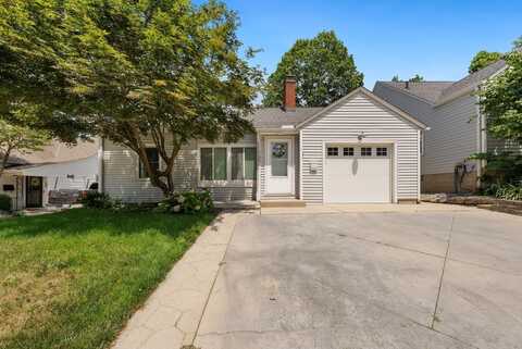 122 W Henderson Road, Columbus, OH 43214