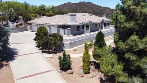 2850 Conestoga Court, Alpine, CA 91901