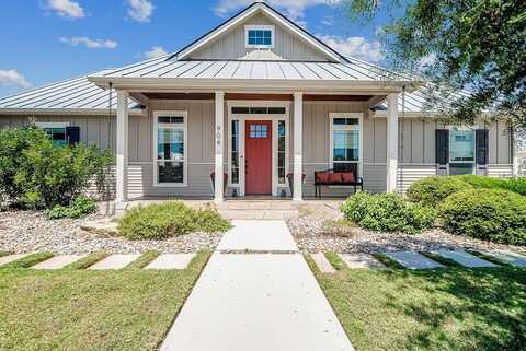 904 Laurel Ln, Fredericksburg, TX 78624