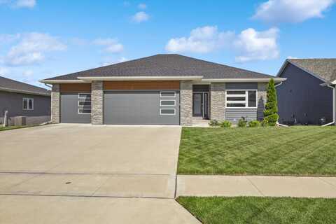525 NW Somerset Court, Ankeny, IA 50023