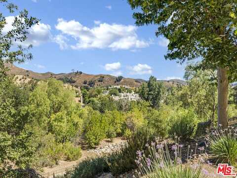 4240 Lost Hills Rd, Calabasas, CA 91301