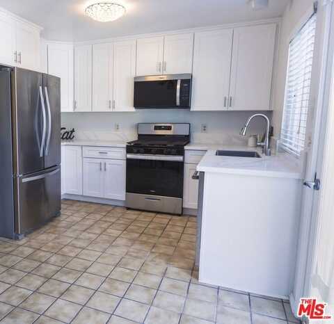 82 Eagle Pt, Irvine, CA 92604