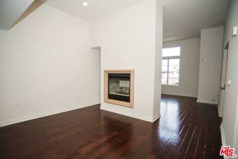 5831 Seawalk Dr, Playa Vista, CA 90094