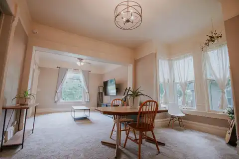 624 S Garfield Avenue, Janesville, WI 53545