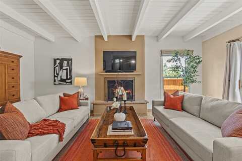 3132 Plaza Blanca, Santa Fe, NM 87507