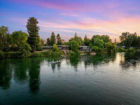 3301 Riverside Drive, Anderson, CA 96007