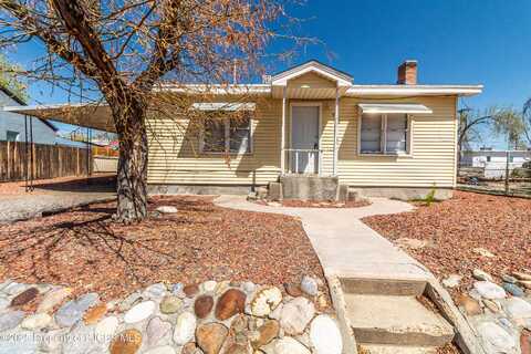 906 WALNUT Drive, Farmington, NM 87401