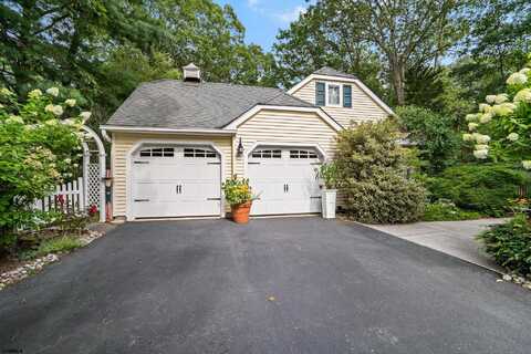 716 Falcon Crest Ct, Galloway Township, NJ 08205