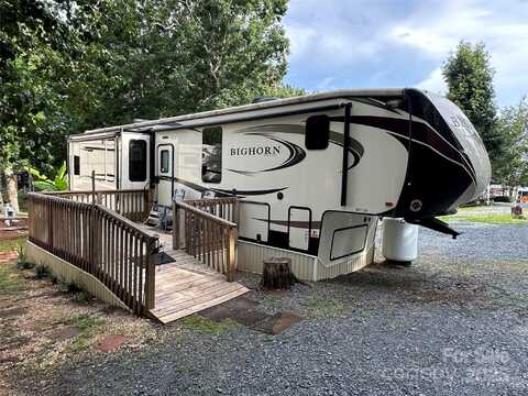 101 Marina Drive, New London, NC 28127