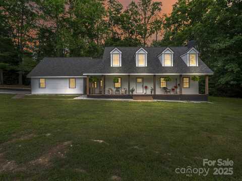 213 Raintree Drive, Hendersonville, NC 28791