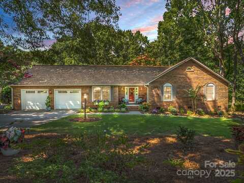 869 Hunting Avenue, Lincolnton, NC 28092