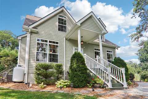 387 Goodview Drive, Hendersonville, NC 28792