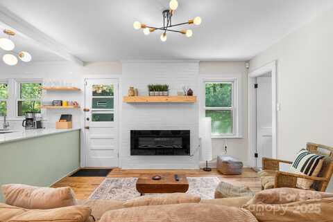75 Craven Hill Circle, Black Mountain, NC 28711