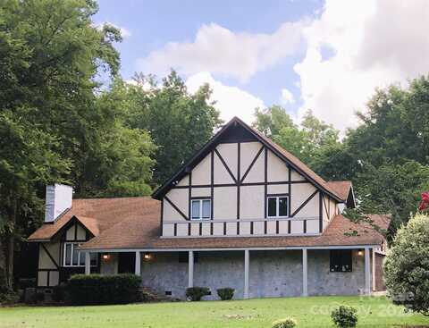 2413 Cross Country Road, Charlotte, NC 28270