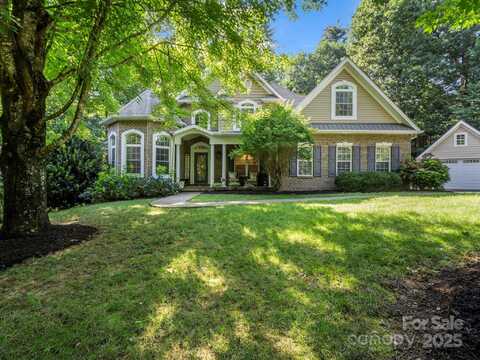 53 Kanuga Forest Drive, Hendersonville, NC 28739