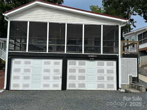122 Maple Street, New London, NC 28127