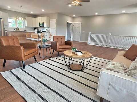 7936 217 Avenue, Martelle, IA 52305