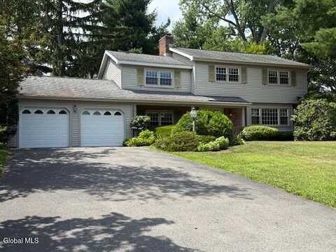 837 Worcester Drive, Niskayuna, NY 12309